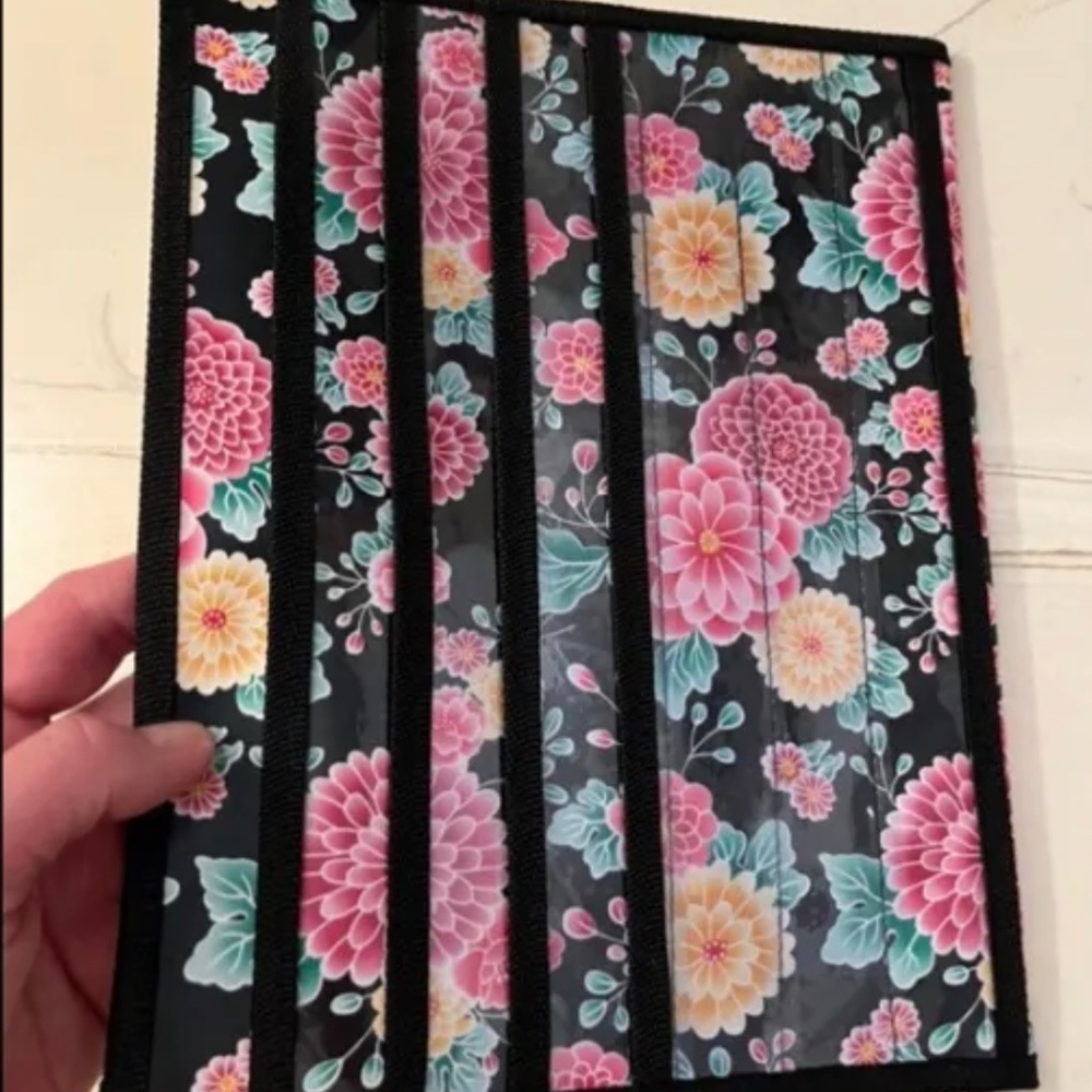 MAGAZINE & TRACT FOLDER, CARNATIONS, Jehovah’s Witnesses - Picture 2 of 5